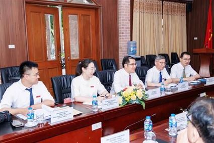 Đoàn đại biểu Học viện Hồng Hà, Trung Quốc thăm và làm việc tại Trường Cao đẳng Du lịch Hà Nội