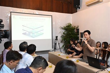 Trải nghiệm mô hình chuyển đổi số du lịch tại Văn Miếu - Quốc Tử Giám