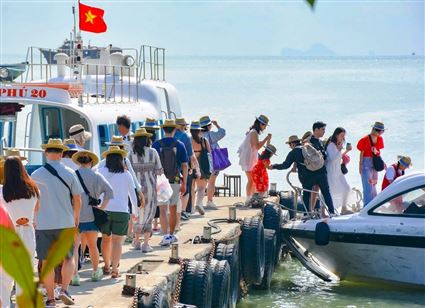 Giao Khánh Hòa đón 7,2 triệu lượt khách quốc tế trong năm 2026