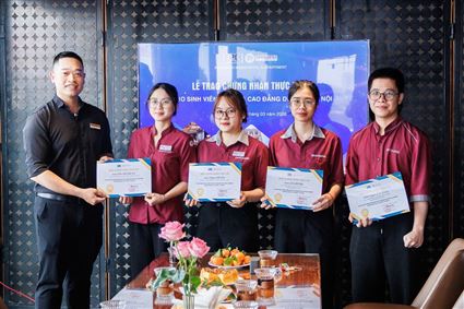 LỄ TRAO CHỨNG NHẬN THỰC TẬP – BƯỚC CHUYỂN TỪ HỌC NGHỀ ĐẾN LÀM NGHỀ