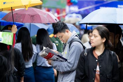 Siêu Chủ nhật tư vấn tuyển sinh 2026 tại Đại học Bách khoa Hà Nội: Hơn 320 gian trại, học sinh đội mưa đến tìm hiểu ngành học