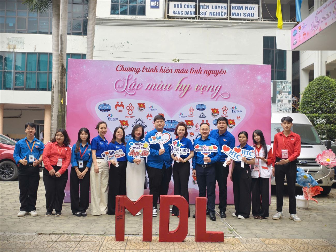 CHƯƠNG TRÌNH HIẾN MÁU TÌNH NGUYỆN 2026 - “SẮC MÀU HY VỌNG” VỚI Ý NGHĨA “SẺ CHIA SỰ SỐNG, LAN TỎA YÊU THƯƠNG”