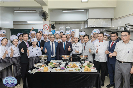Trường Cao đẳng Du lịch Hà Nội đón tiếp Bộ trưởng Bộ Du lịch Campuchia trong khuôn khổ hợp tác đào tạo nhân lực du lịch Việt Nam – Campuchia 