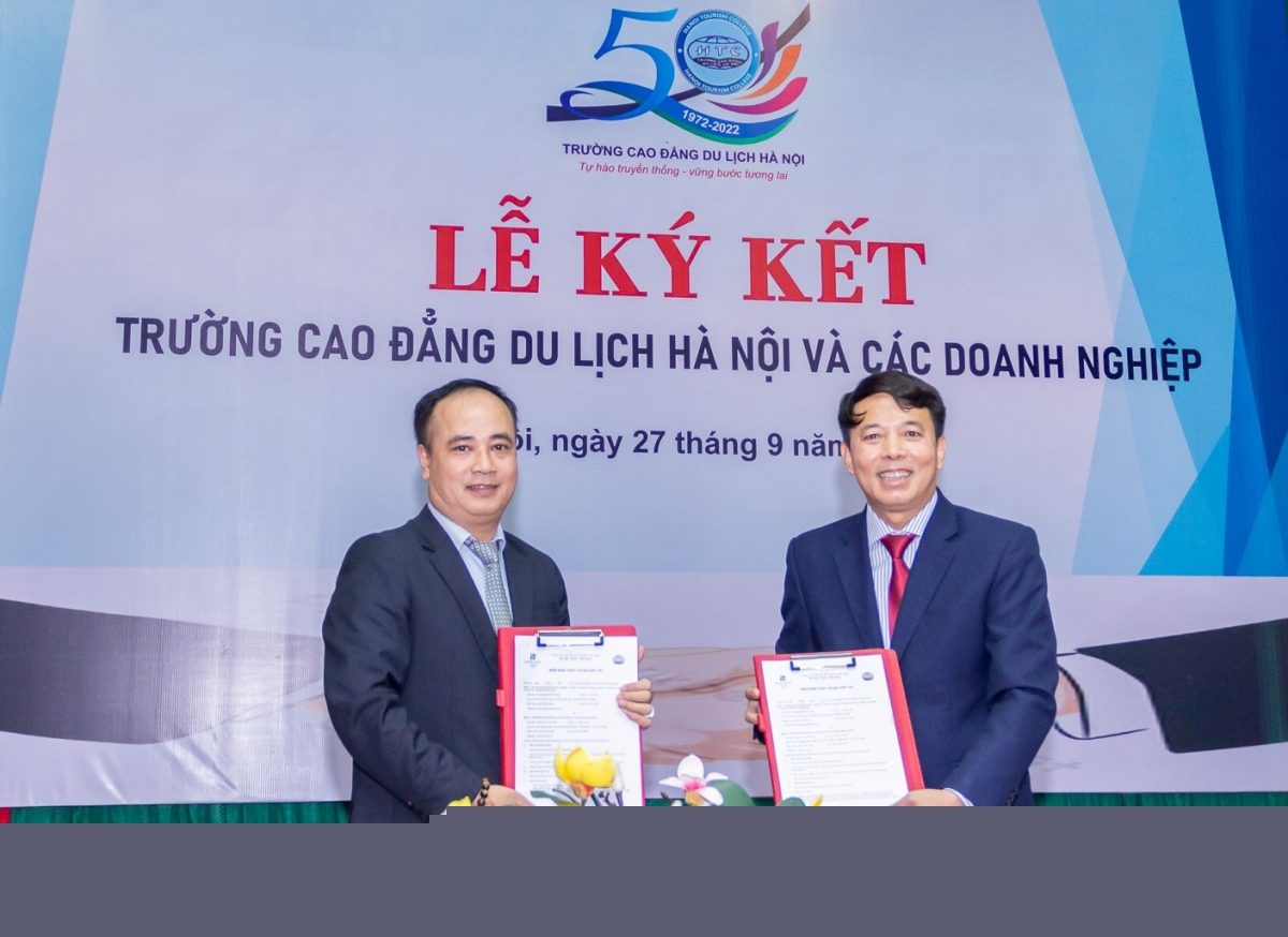 Lễ ký kết hợp tác giữa Trường Cao đẳng Du lịch Hà Nội với các doanh nghiệp