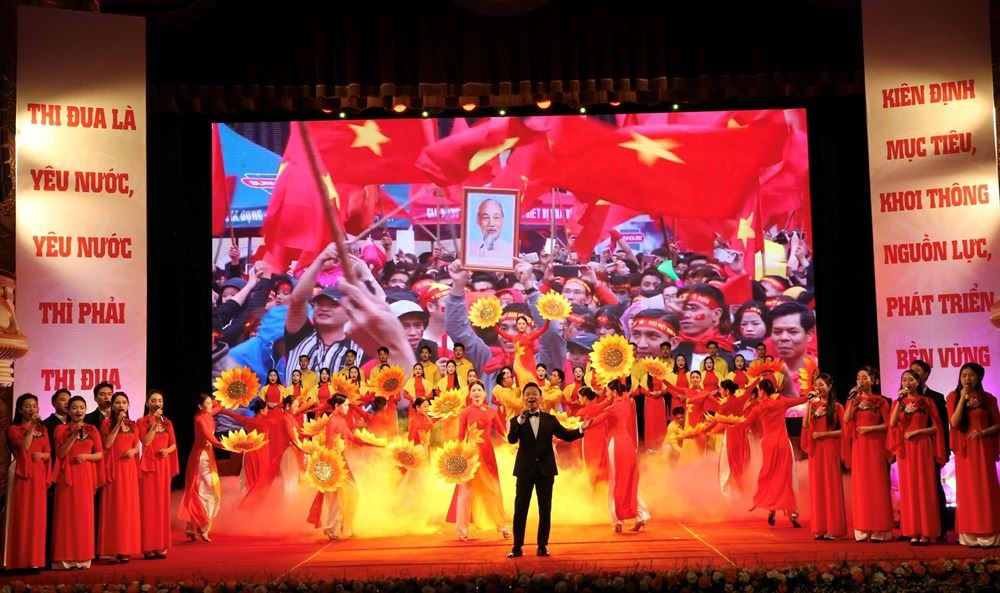 Bộ VHTTDL: Triển khai thực hiện Phong trào thi đua Quyết tâm thực hiện thắng lợi mục tiêu tăng trưởng bền vững “2 con số” giai đoạn 2026-2030