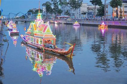 Về Tây Đô mùa lễ hội: Lắng nghe nhịp đập văn hóa Khmer bên dòng sông di sản