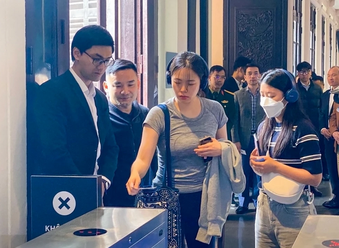 Vé điện tử: Mở cánh cửa trải nghiệm du lịch thông minh