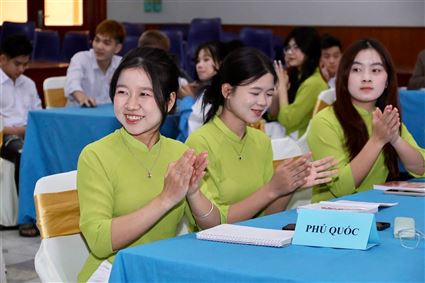 Sinh viên HTC giao lưu trực tuyến cùng sinh viên Học viện Pilsen (Cộng hòa Séc)